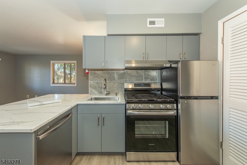 4 Alta Ct 7