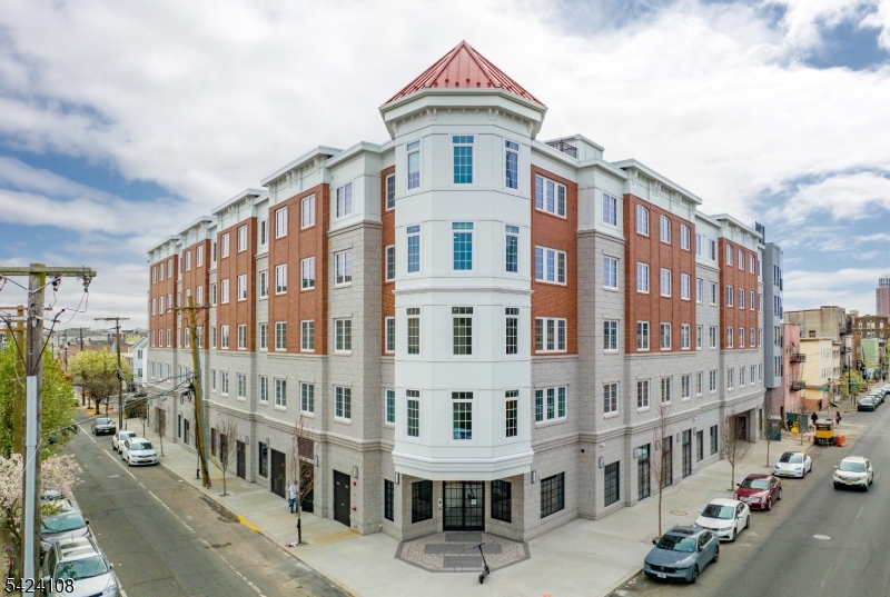 558 Market St, Newark City, NJ 07105 Listing Photo  0