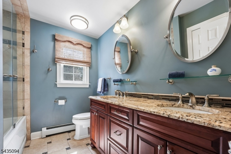 2nd Floor Main Bath