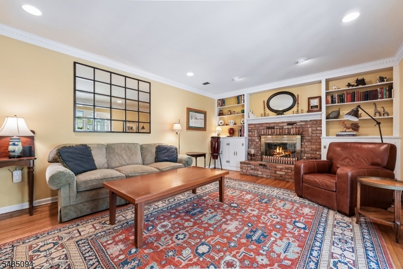 FR w/Gas Fireplace & Built-Ins