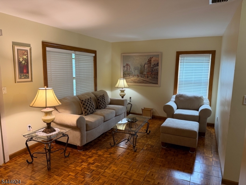 468 Mount Prospect Ave 4