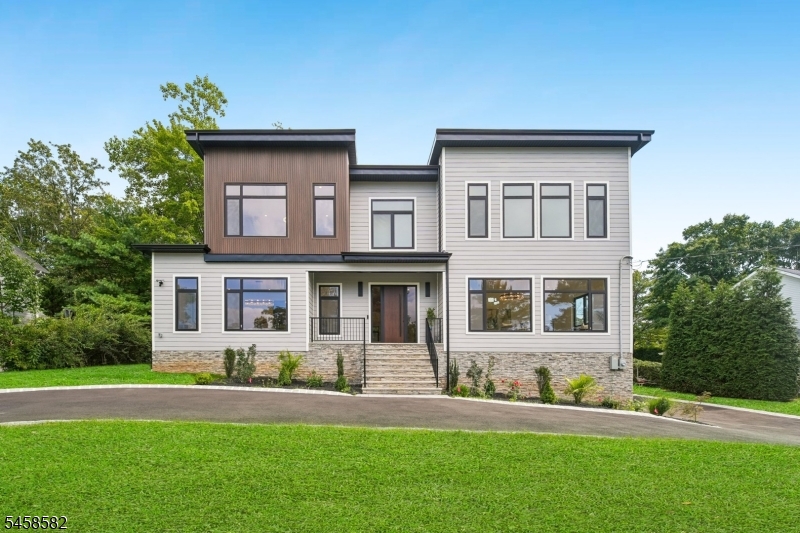 30 Winthrop Rd