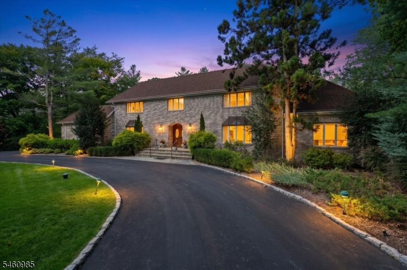 963 Huron Rd
