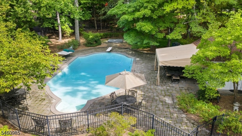 963 Huron Rd