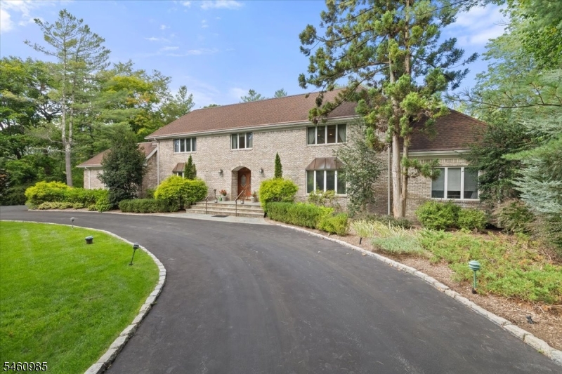 963 Huron Rd