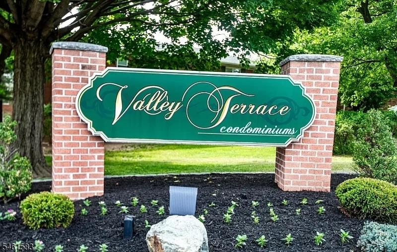 1130 Valley Rd