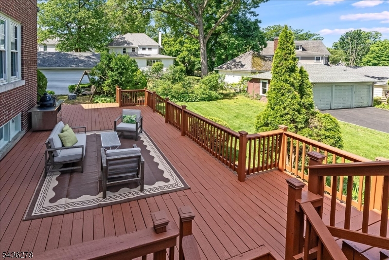 Expansive deck/yard