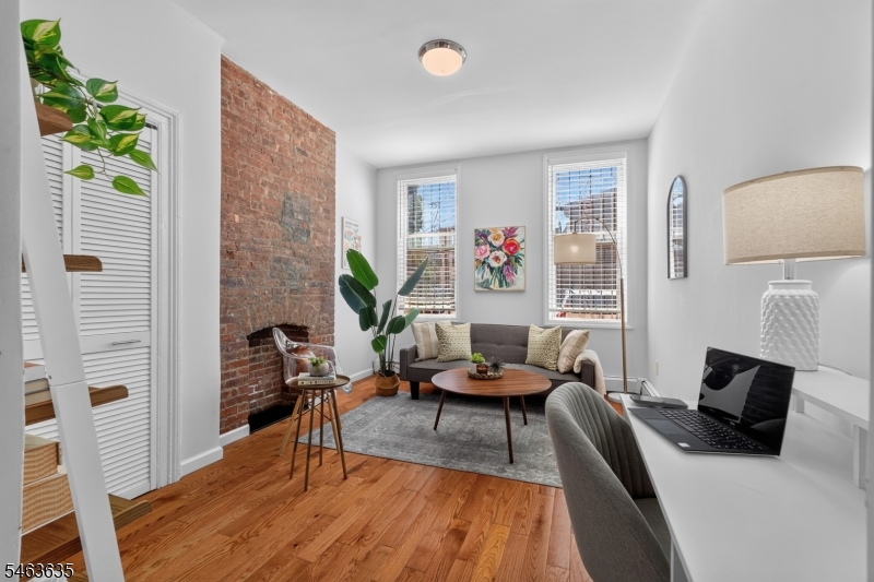 200 Wayne St 1R