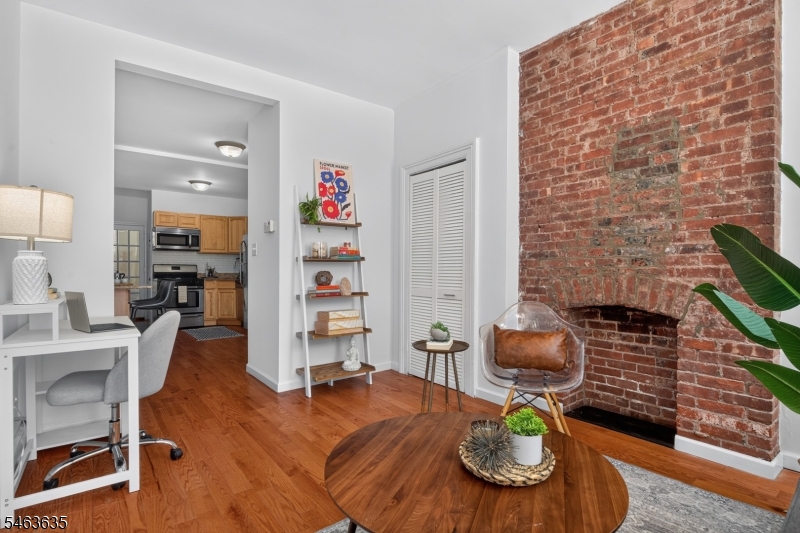 200 Wayne St 1R