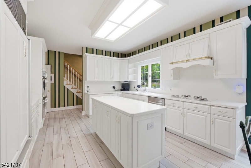 Eat In Kitchen
