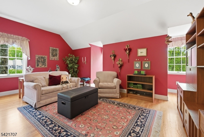 Guest Suite Sitting Rm/Office