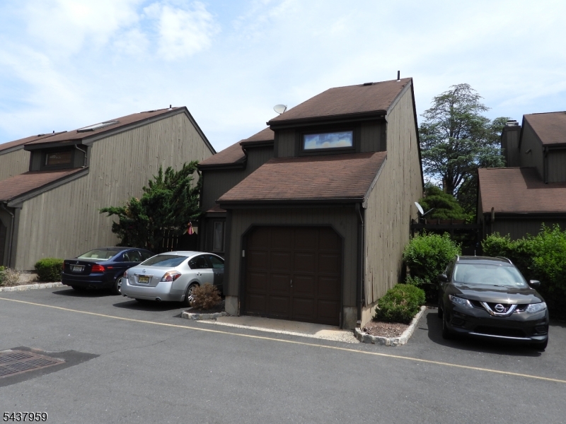 41 Riverbend Dr
