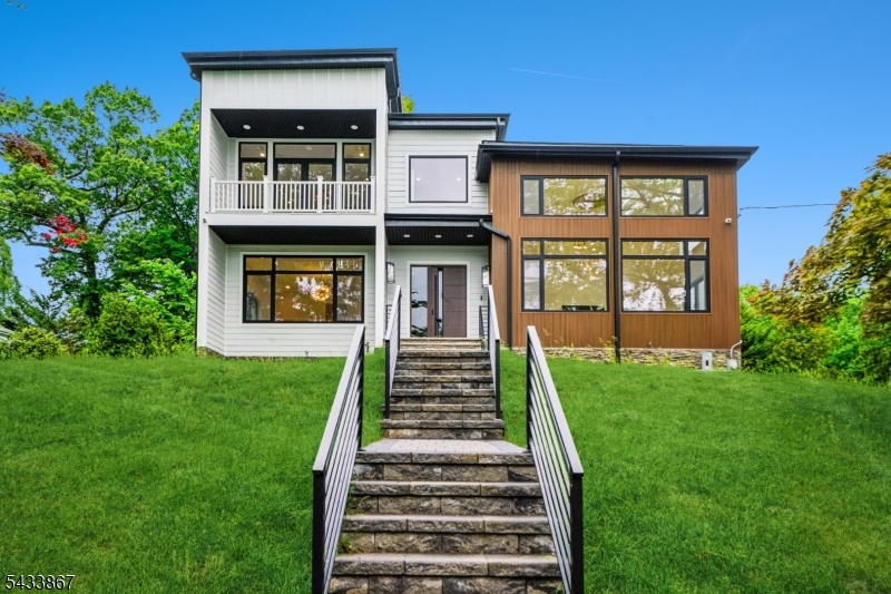 6 Cambridge Dr