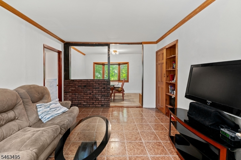 19 Skyland Ave