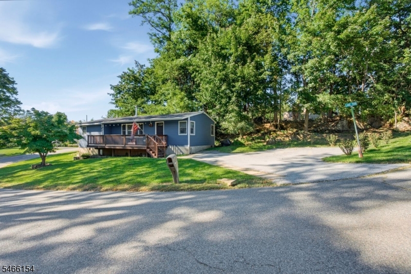 6 Sunset Dr