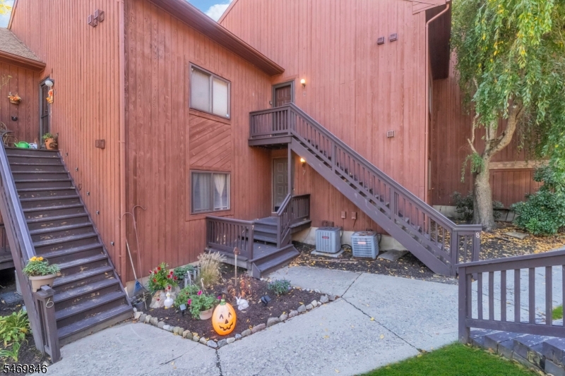 6 Baily Bunion Ct 7