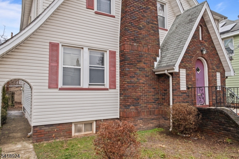 315 Meeker Ave