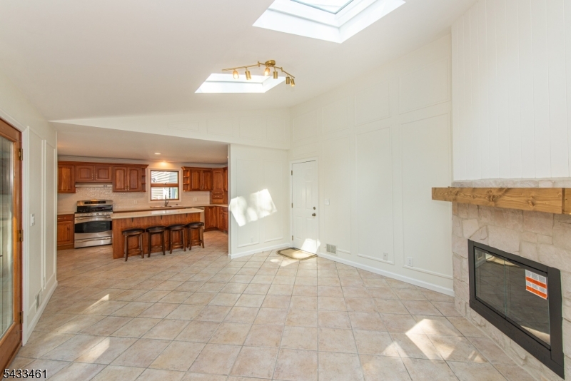 Family Room w/skylight