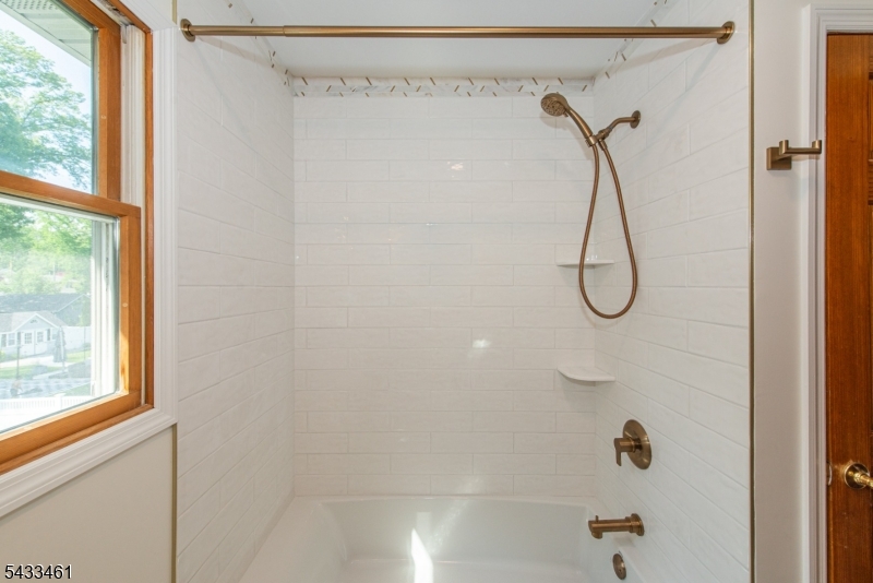 Main 2nd Floor Bathroom