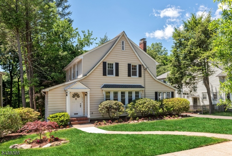 552 Hillcrest Rd, Ridgewood Village, NJ 07450 Listing Photo  0