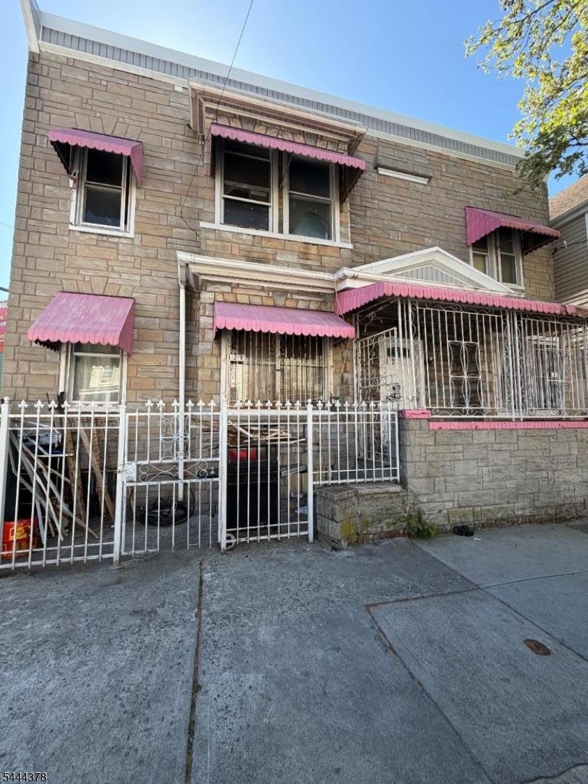129 Stone St