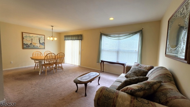 3 Druid Ln