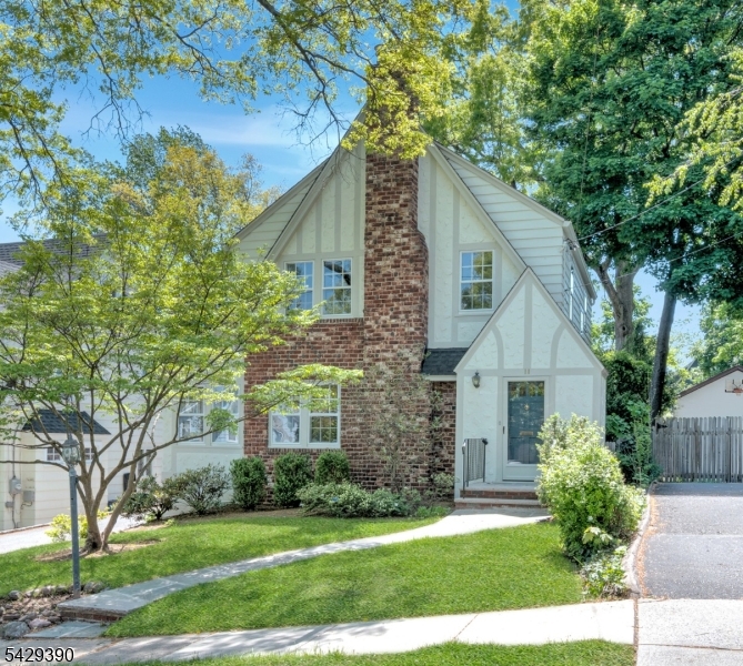 18 Evergreen Pl, Maplewood Twp., NJ 07040 Listing Photo  0