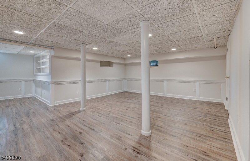 Large Recreation Room