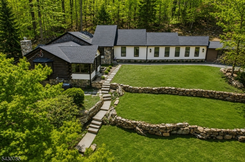 Stunning Terraced Side Yard
