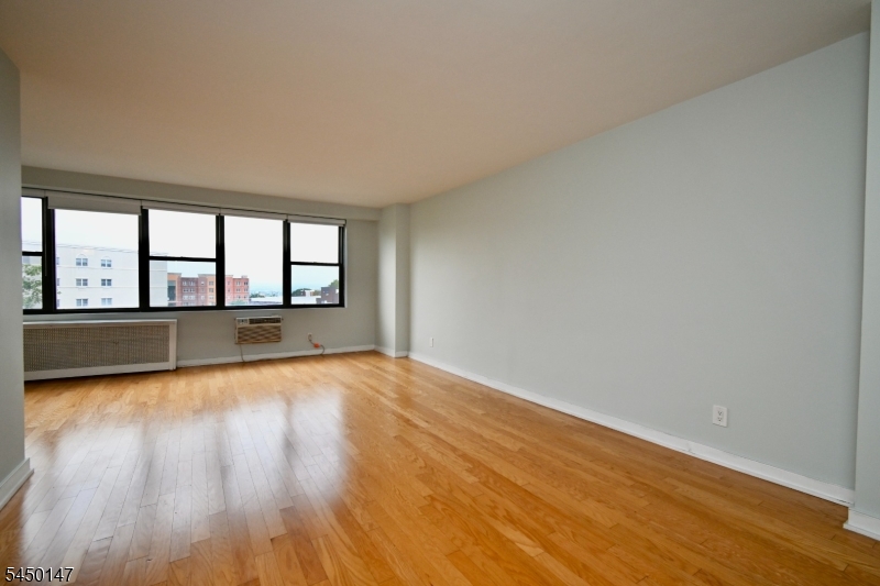 500 Central Ave 516