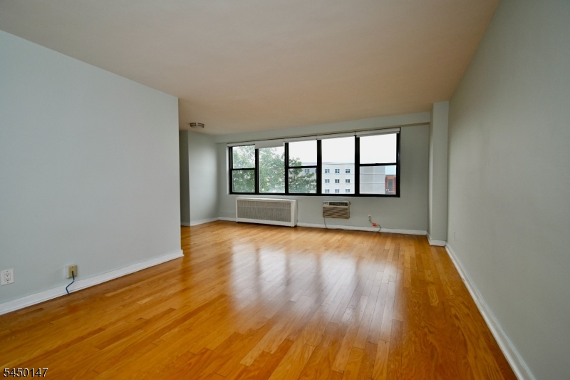 500 Central Ave 516