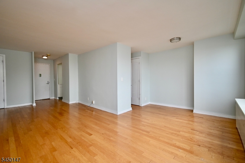 500 Central Ave 516
