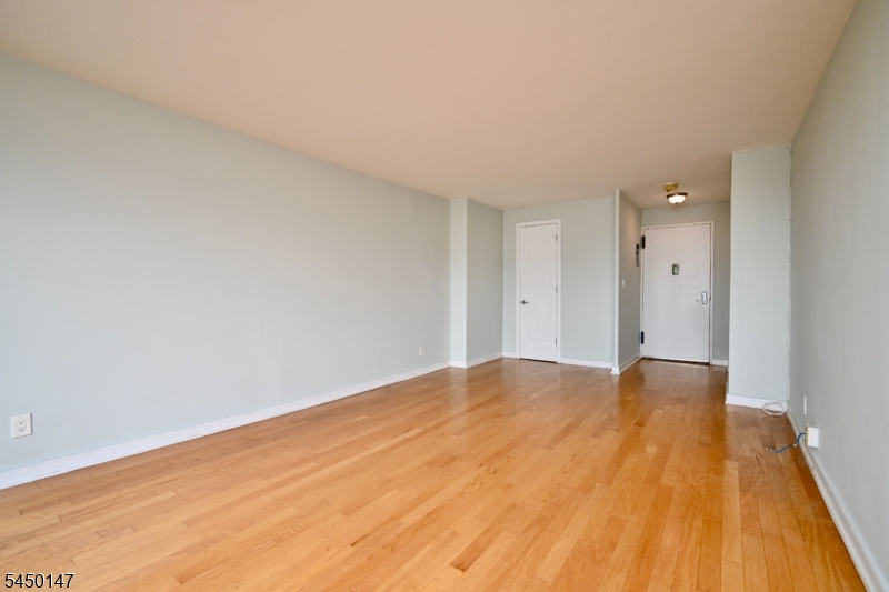 500 Central Ave 516