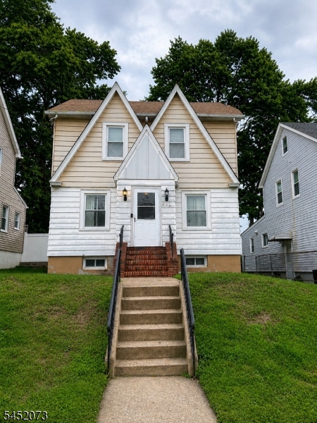239 8th Ave 1