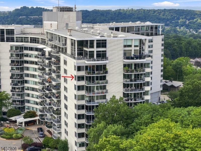 1 Claridge Dr 917