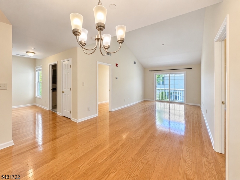 362 Cambridge Dr