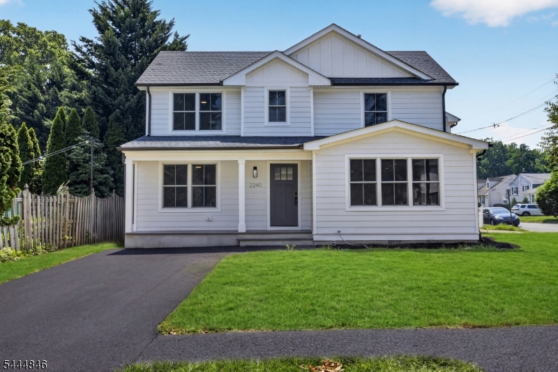 2240 Evergreen Ave