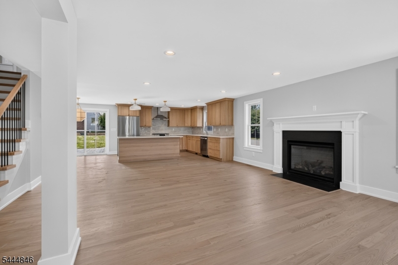 2240 Evergreen Ave