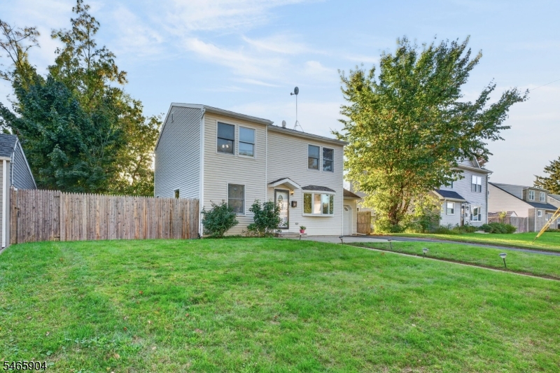 29 Windsor Dr