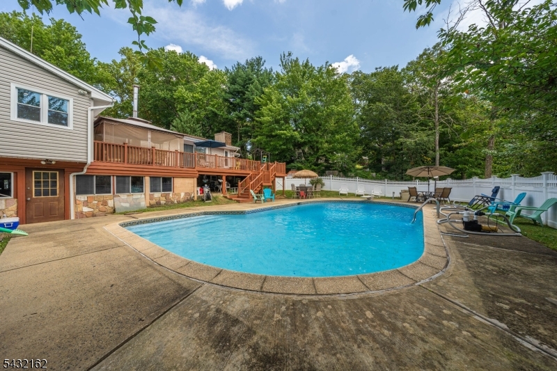 above ground pool