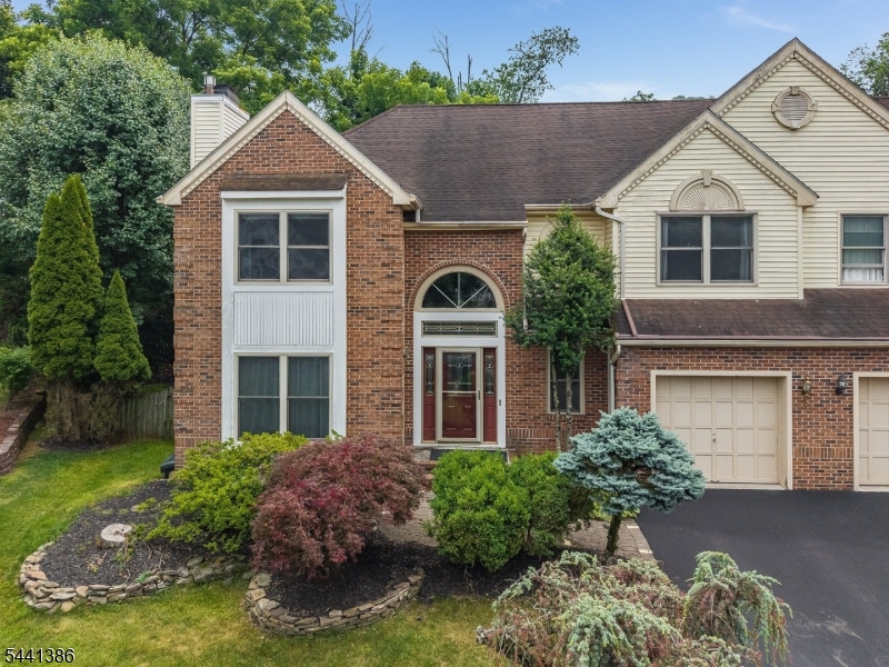 16 Woodland Ter