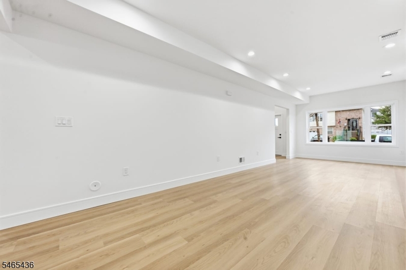 807 Dennis Pl