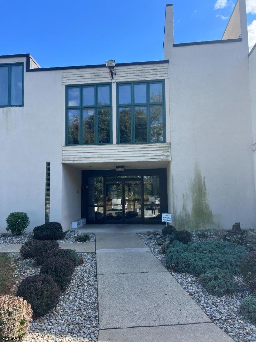 409 Coventry Dr, Lopatcong Twp., NJ 08865 Listing Photo  0