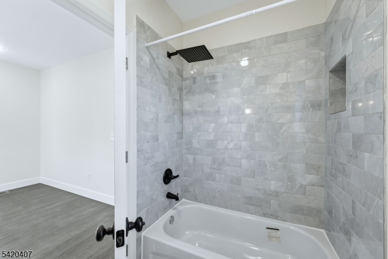 Master suite bathroom
