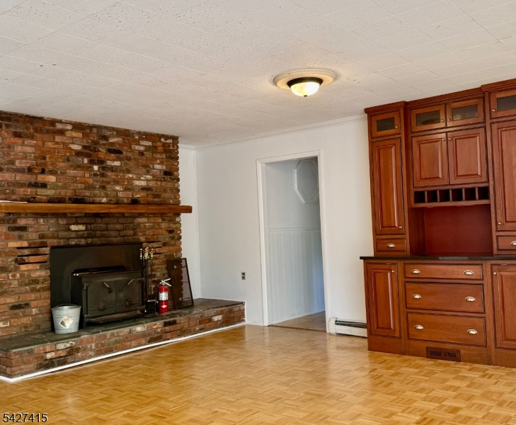 Living Room/ Fireplace