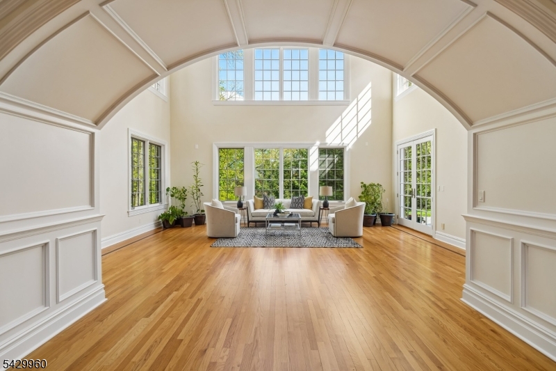 Arched Entry to Great Room