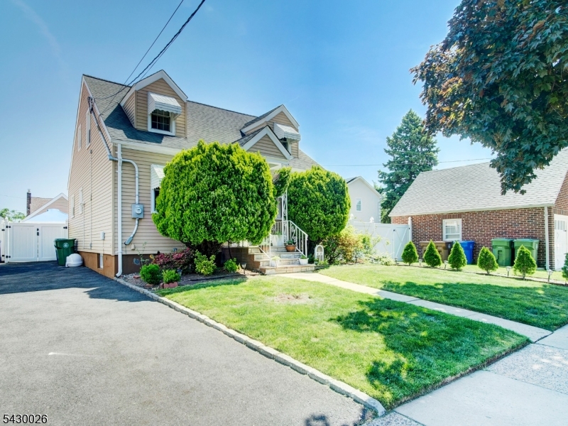 610 Laurita St, Linden City, NJ 07036 Listing Photo  0