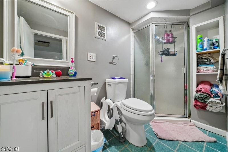 basement full bathroom
