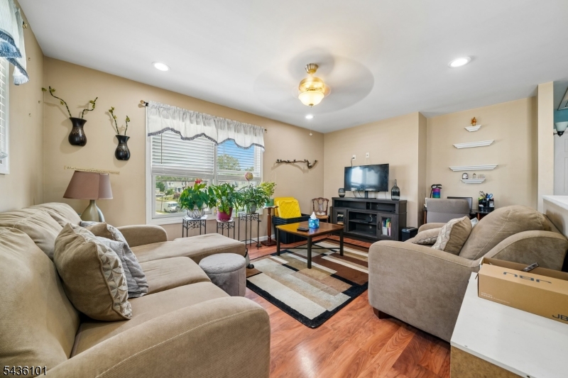second floor living room
