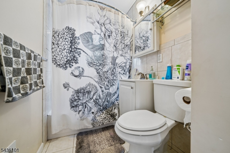 second floor full bathroom